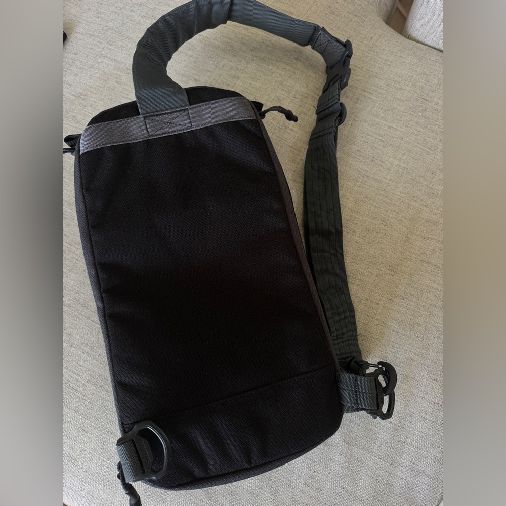 NEW Viktos Upscale 3 Slingbag tactical ccw bag gray - Picture 4 of 6